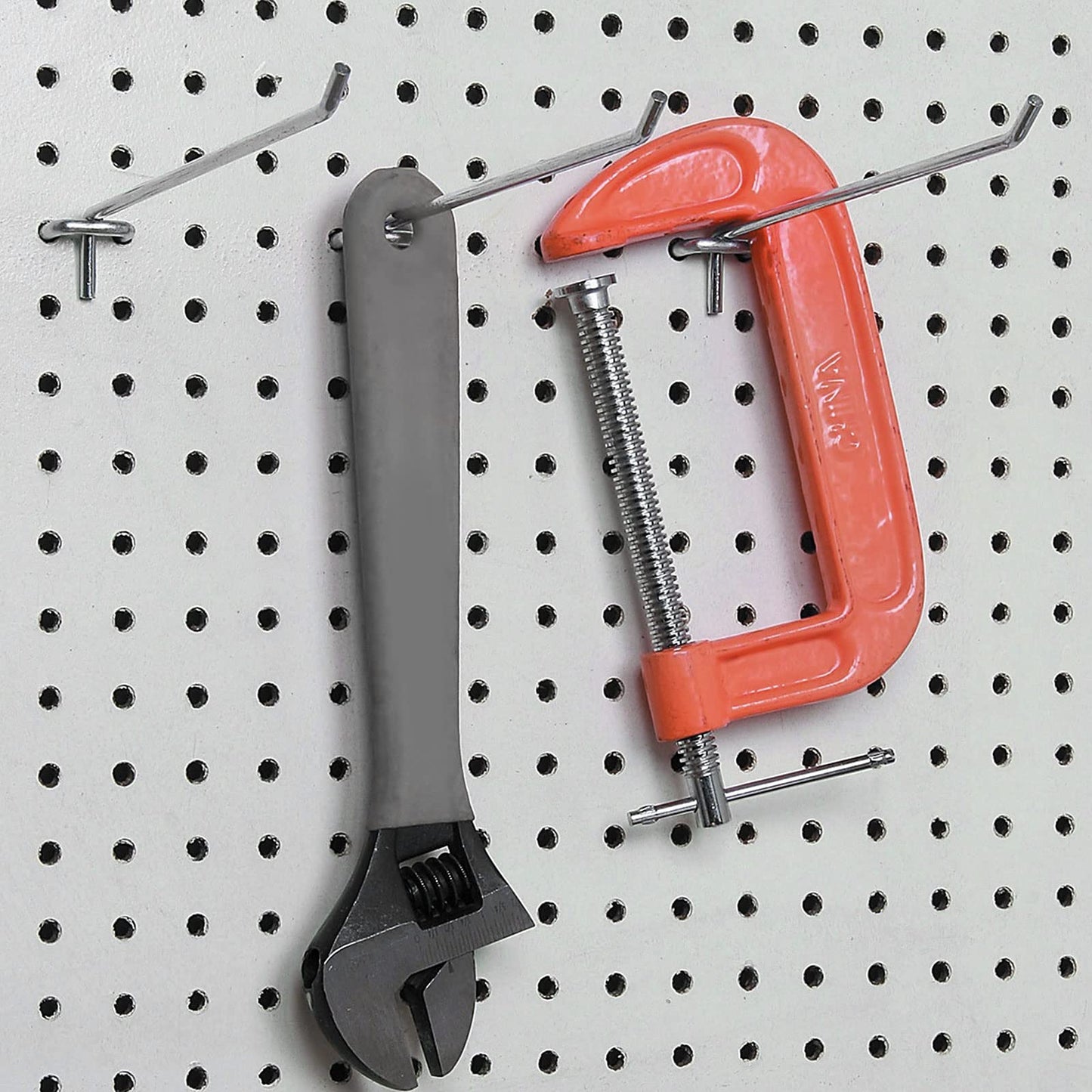 SENENQU 100PCS 4 Inch Pegboard Hooks Peg Board Hooks Accessories Fit 1/8” and 1/4” Peg Board with Rubber Tipped, Metal Pegboard Hooks for Garage, Office, Kitchen, Store