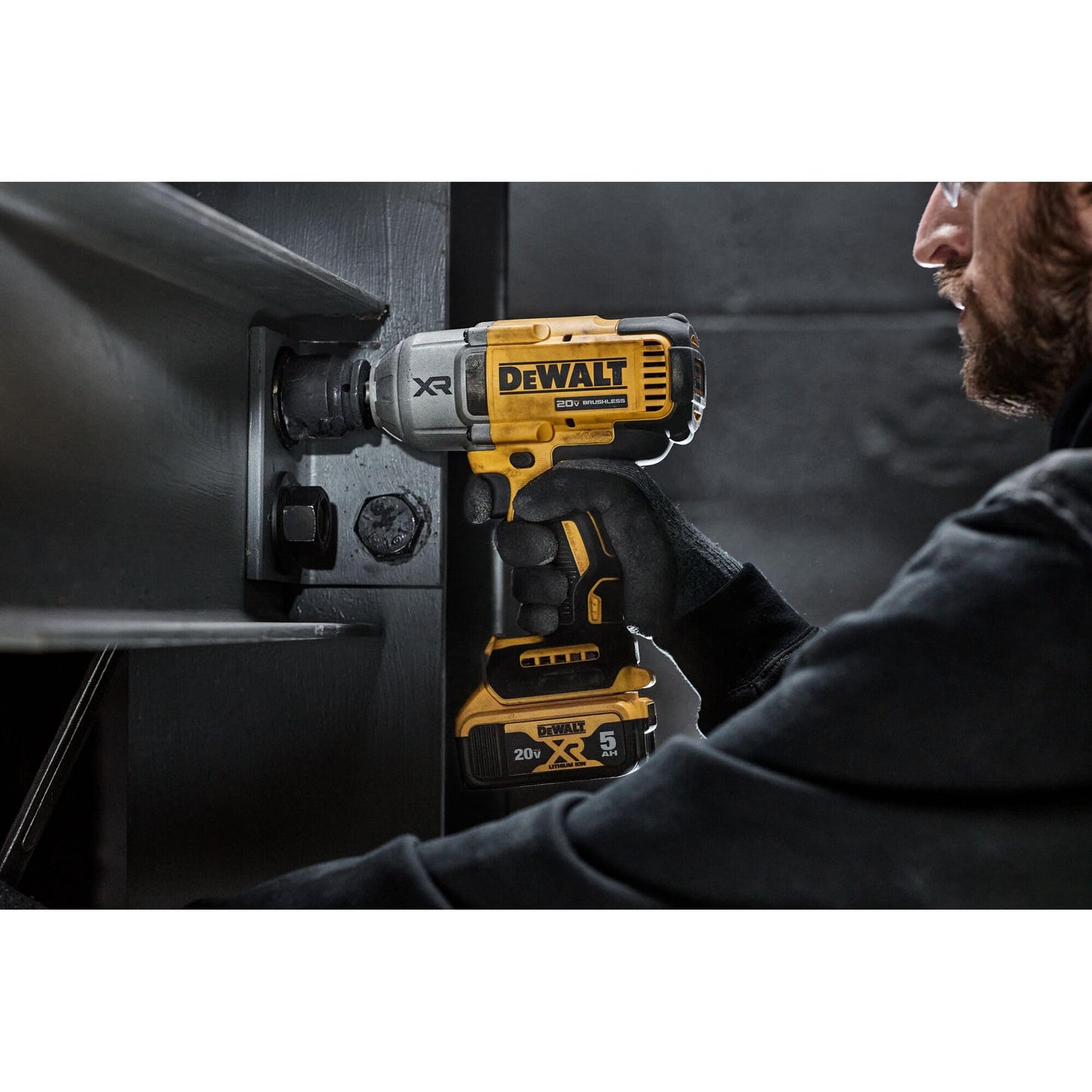 DEWALT 20V MAX Cordless Impact Wrench with Hog Ring Anvil, Brushless High Torque 1/2 Impact Gun, 4-Mode Speed, Includes Battery, Charger and Kit Bag (DCF900P1)