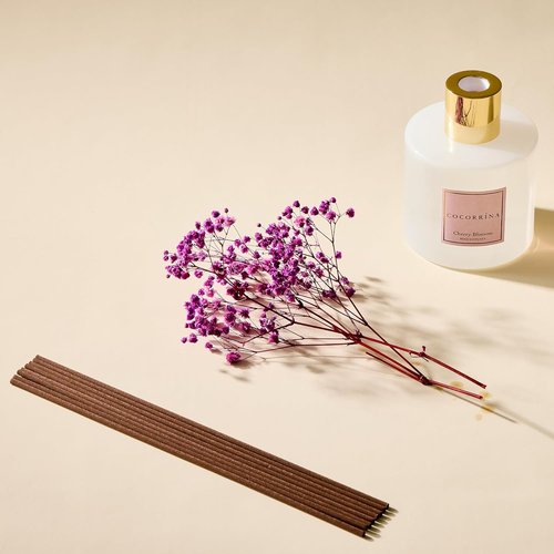 Cocorrína Reed Diffuser - Cherry Blossom Scented 17 Fl. Oz Diffuser with 8 Sticks & Preserved Flowers | Home Decor