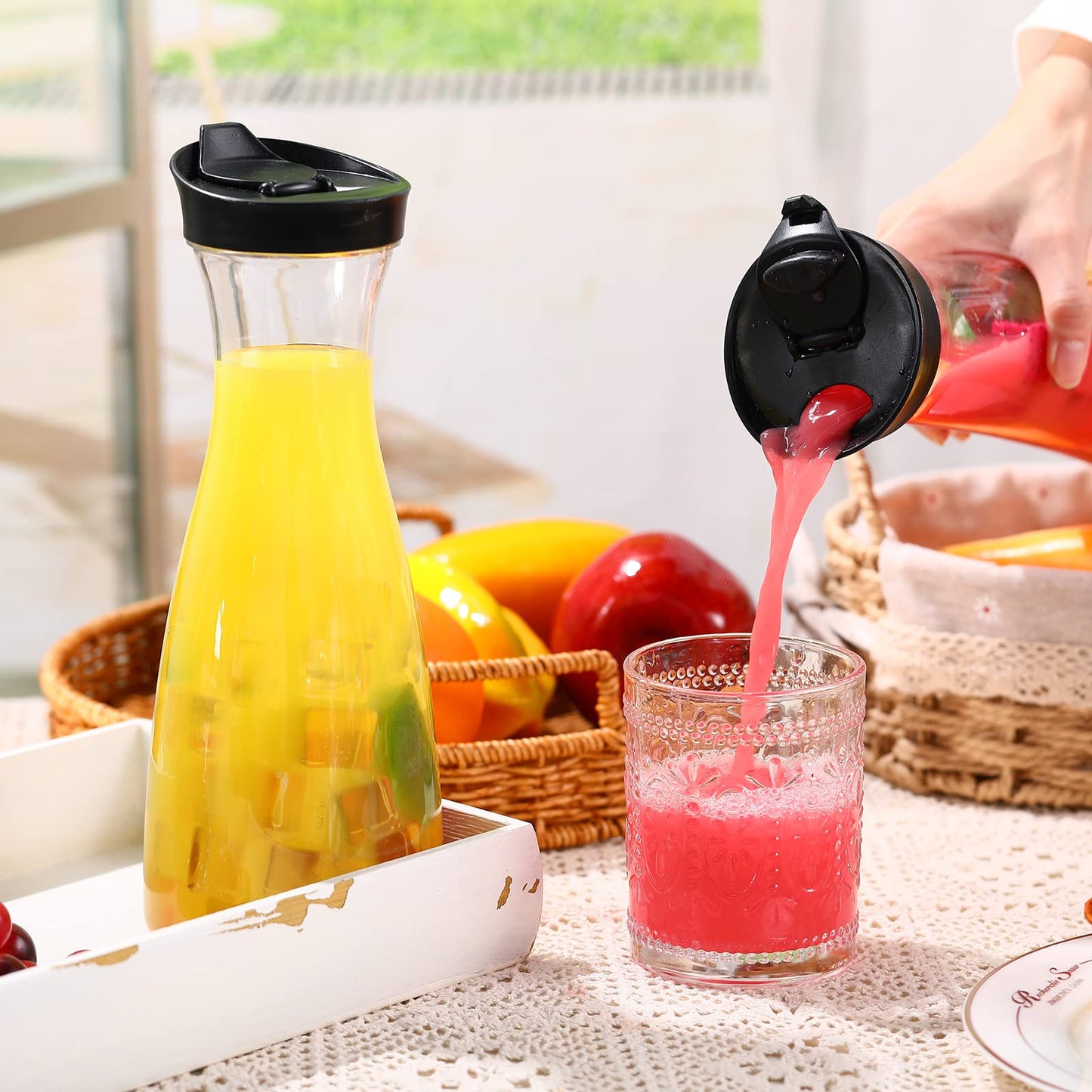 Xinnun 12 Pcs Water Carafe with Flip Top Lid Plastic Carafe with Black Lid Clear Plastic Water or Juice Beverage Pitcher Jug for Restaurant Party School Bar Juice Milk Coffee (35 oz)