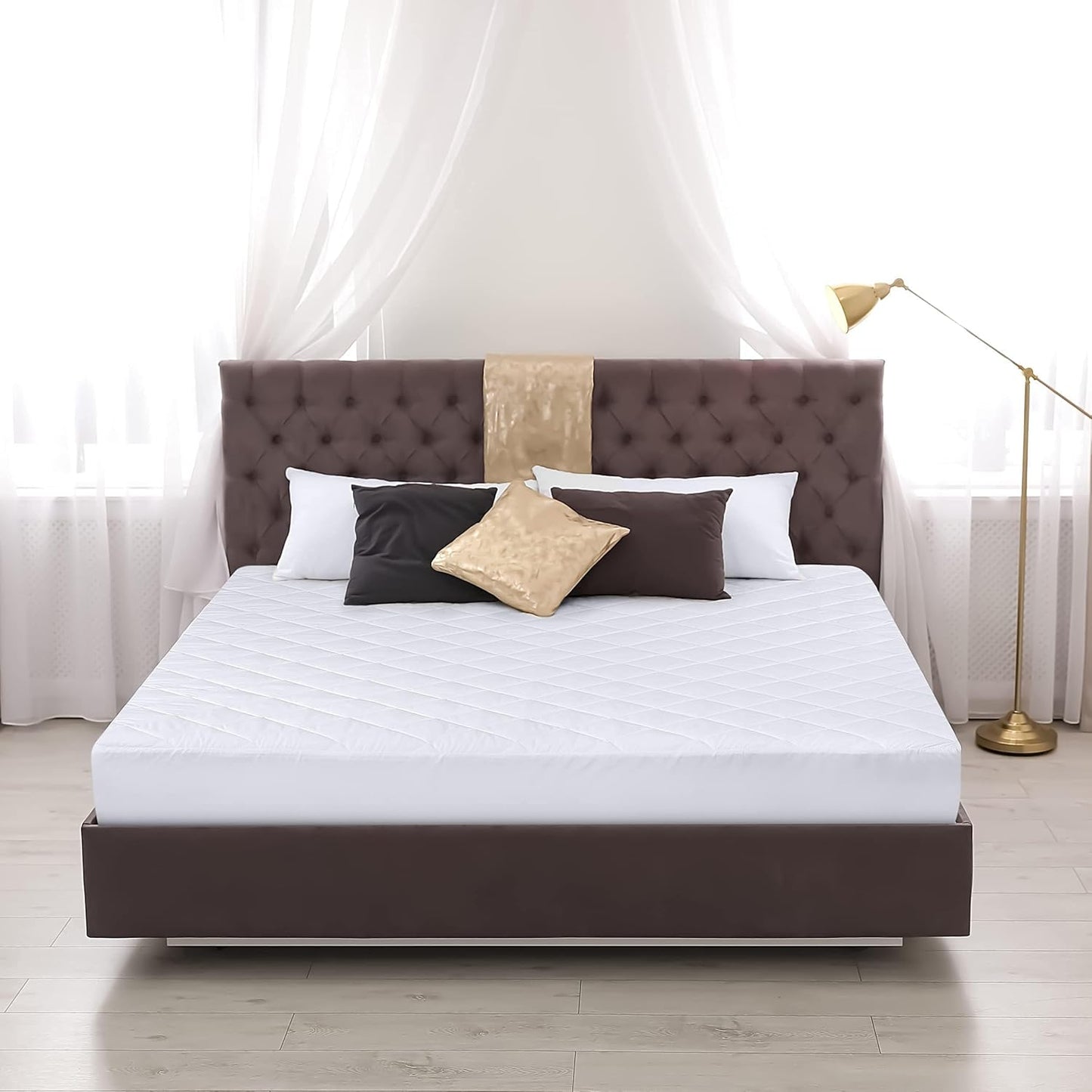 Utopia Bedding King Size Quilted Fitted Mattress Pad - Deep Pocket Protector, Machine Washable | White