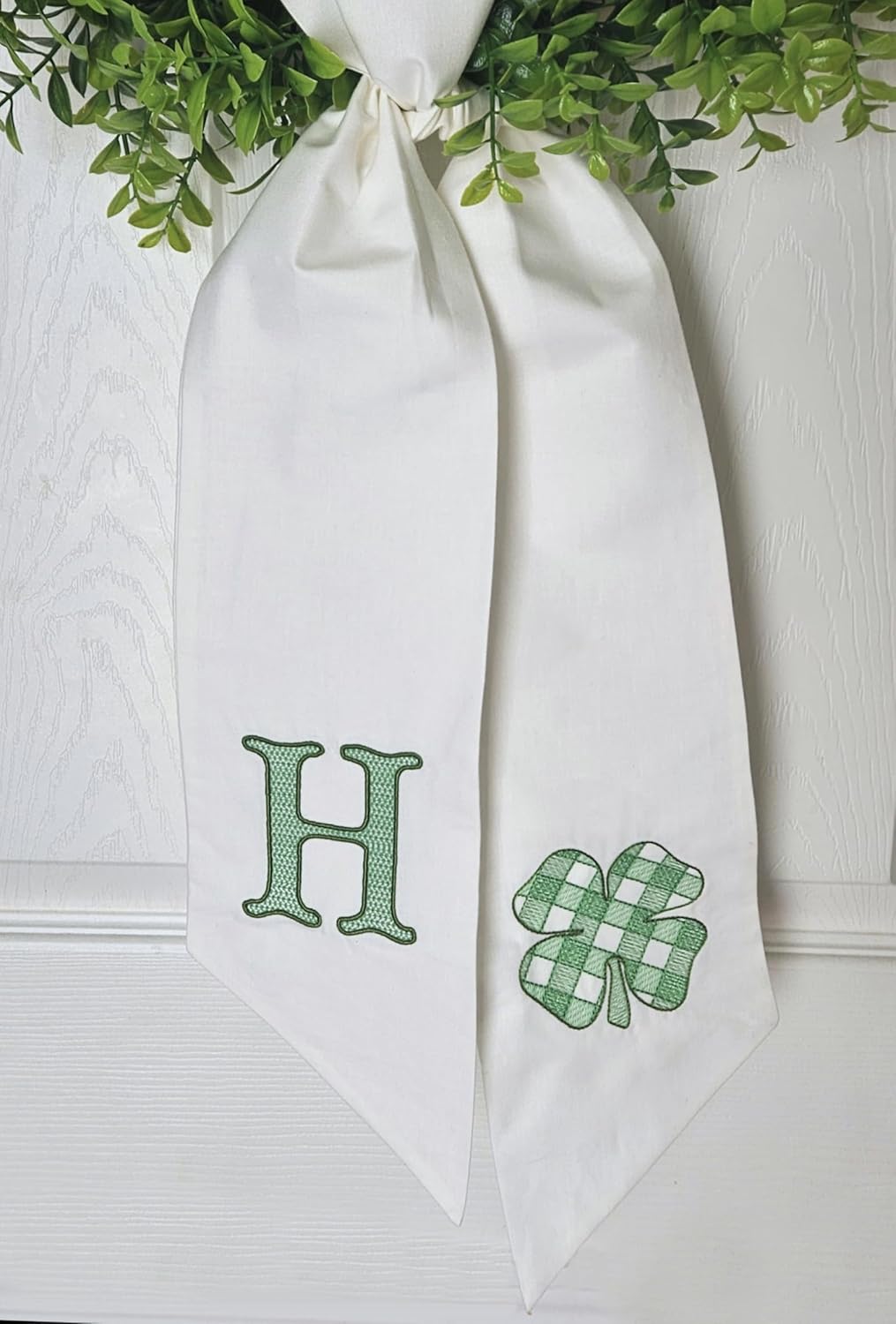 St. Patrick's Day Wreath - Festive Clover Door Decor for a Cheerful Front Entrance