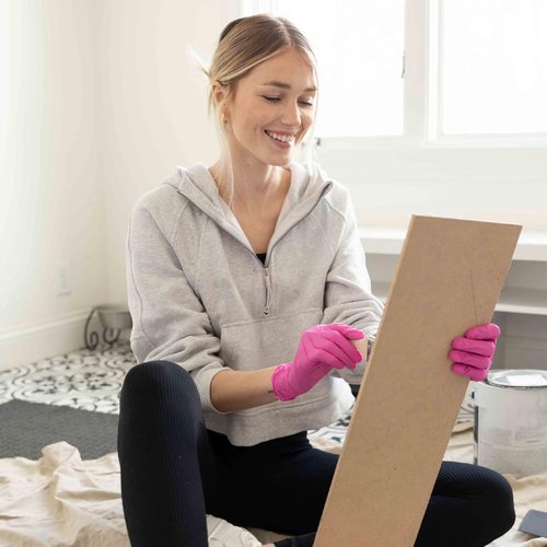 FRAMAR Pink Nitrile Gloves - Disposable, Latex-Free, Medium Size for Hair Dye & Salon Use | 100 Pack