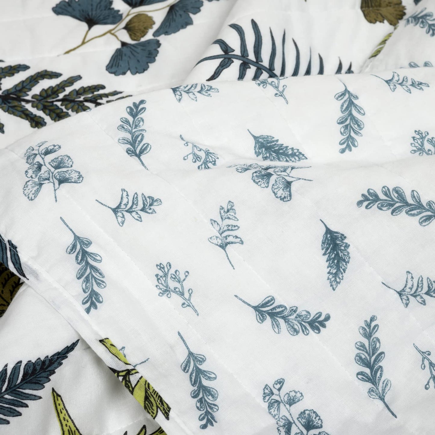 Lush Decor Devonia Allover Reversible Oversized 3 Piece Cotton Quilt Set, King, White & Green