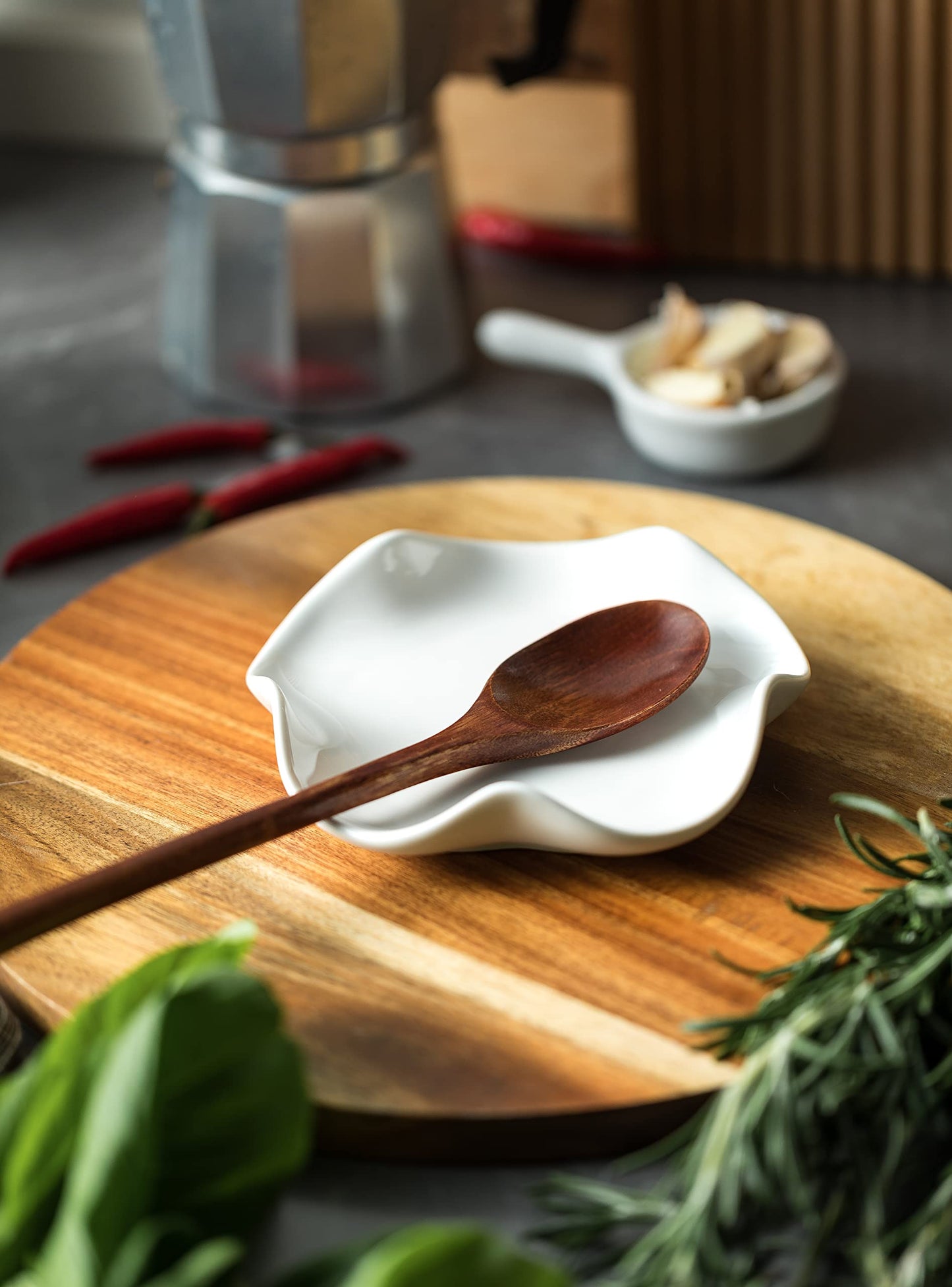 Miamolo Cute Spoon Rest for Stove Top, Ceramic Spoon Holder for Kitchen Counter, 5.3 Inches Coffee Spoon Holder Utensil Rest for Kitchen Gadget Cooking Gift Housewarming Wedding,Kitchen Decor, White