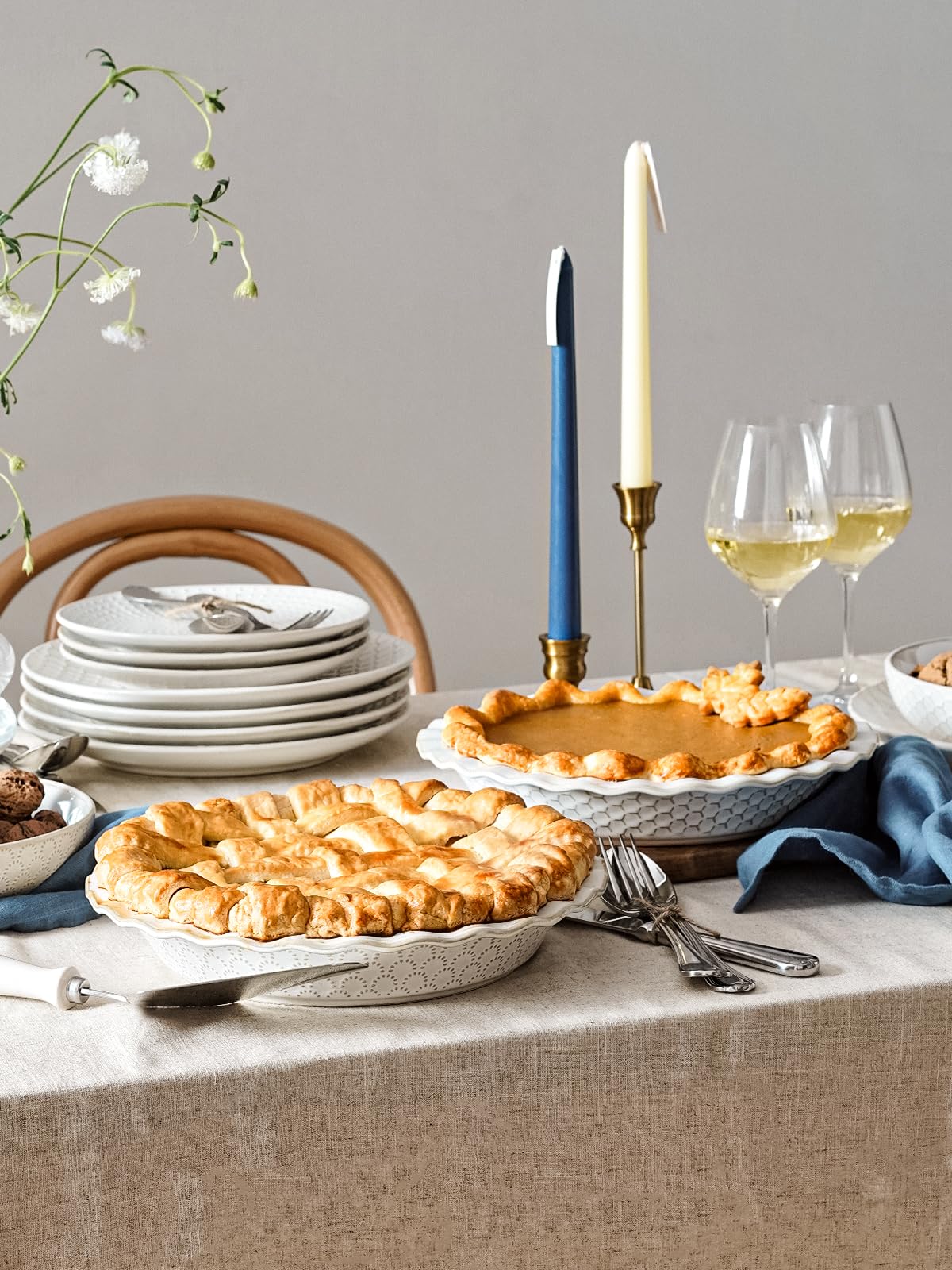 LE TAUCI Pie Pans for Baking 9 Inch, Ceramic Pie Plate for Apple Pie, Round Baking Dish Oven Safe, Embossment Housewarming Wedding Present - 36 OZ, Set of 2, Fireworks + Honey Comb, Arctic White