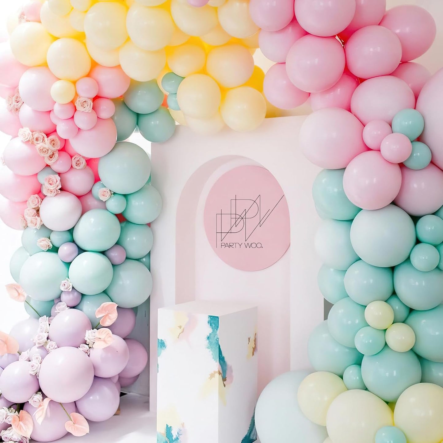 PartyWoo Pastel Balloon Arch Kit - 152pcs in Light Baby Pink, Blue, Green, Purple & Yellow for Celebrations