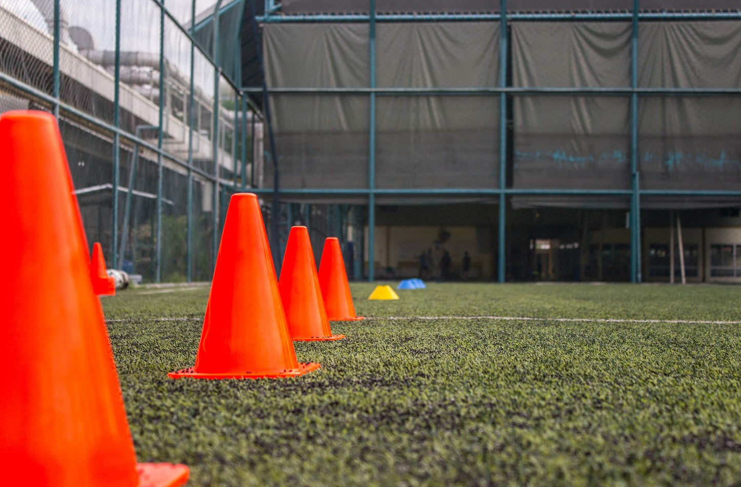 Fragraim 9 Inch Plastic Training Traffic Cones, Sport Cones, Agility Field Marker Cones for Soccer Basketball Football Drills Training, Outdoor Activity or Events - Set of 10, Orange