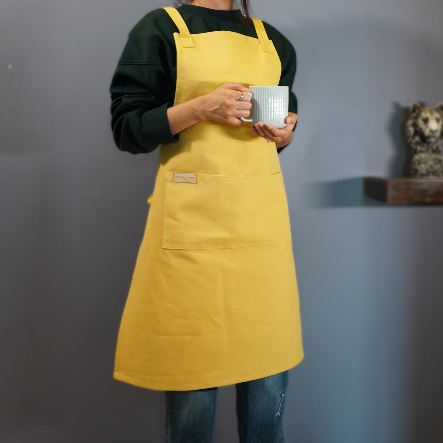 RUSTIQUE LINENS Lemon Cotton Cross Back Apron with Waterproof Inner Membrane and 2 Pockets for Men and Women – Adjustable Water Resistant Chef Apron for Cooking, Baking, BBQ, or Work