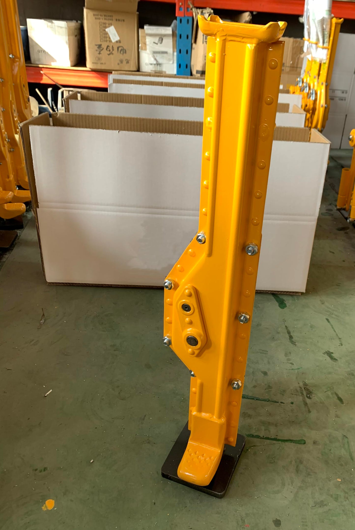 HILLHOUSE MMJ-3 1.5 Ton Mechanical Jack - Industrial Manual Operation Jack, 3000 lb Load Capacity, Low Height 23.63 Inches, Lifting Height 35.44 Inches, Cast Iron Structure, with Overload Protection