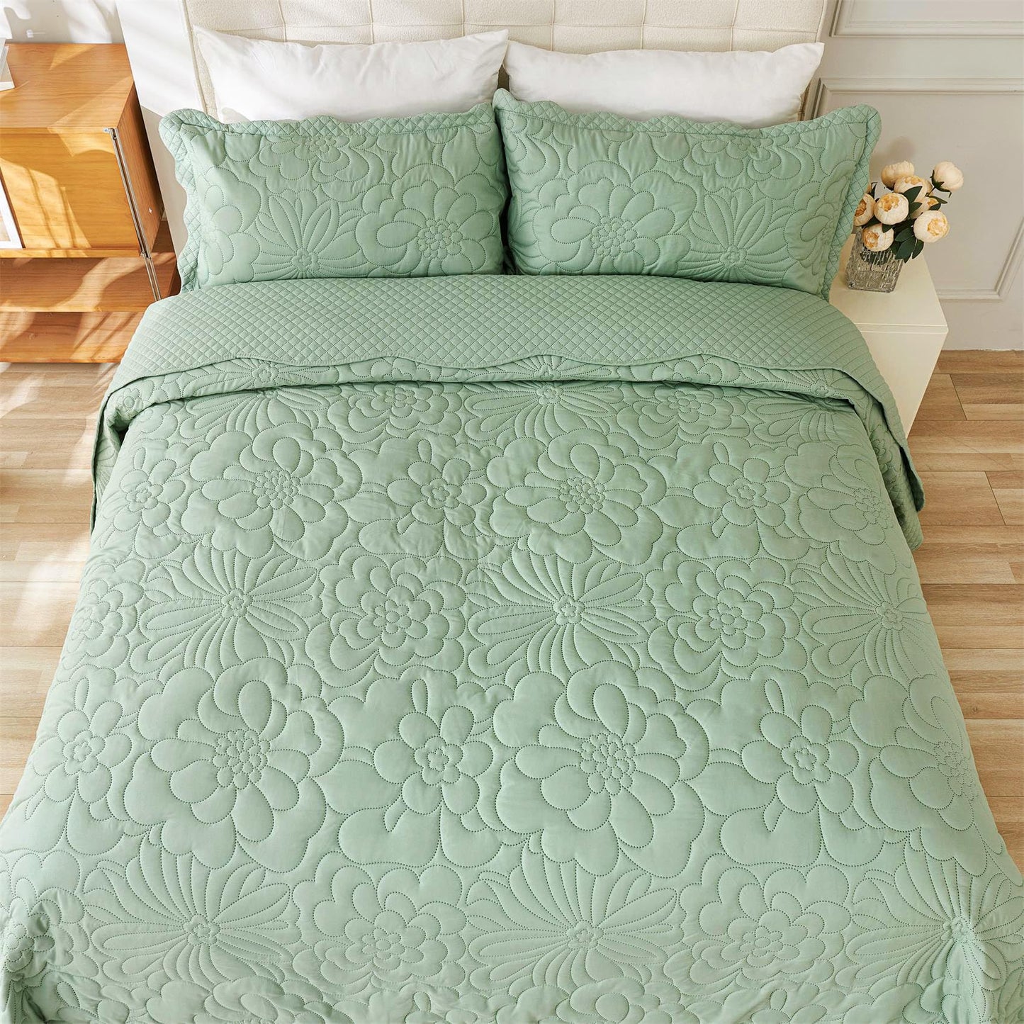 Cmfshape Oversized King Quilt Set Bedspread 128x120-Sage Green California King Quilts 3 PCS-Lightweight Quilted Bedding Extra Large-Floral Coverlet for All Season