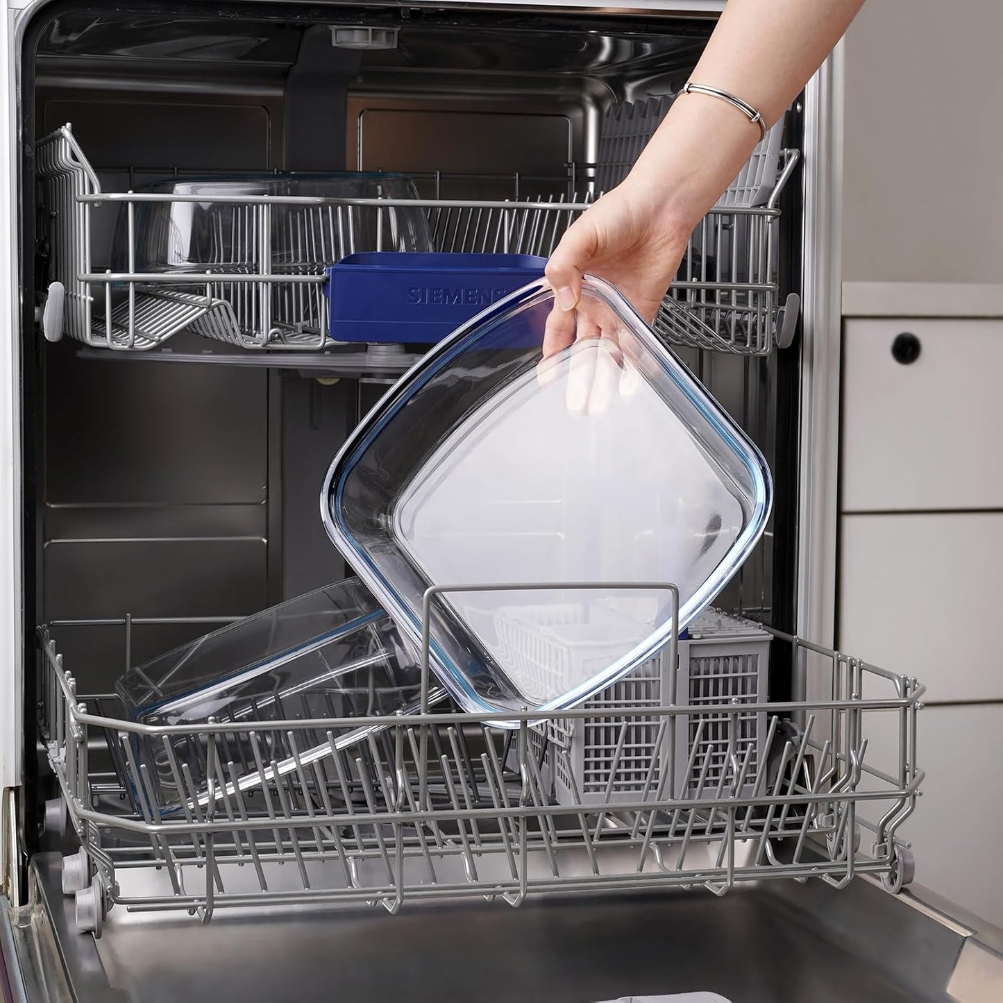 NUTRIUPS Glass Baking Dish - BPA-Free Lids & Mint Green Contrast Lid | 9 x 9 Square Pan