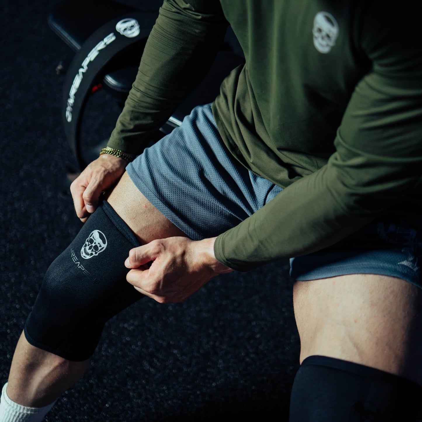 Gymreapers Knee Sleeves (1 Pair) with Gym Bag - IPF Approved - Support Compression Brace for Squats, Fitness, Weightlifting, Cross Training, Powerlifting - 7MM Neoprene Sleeves - For Men & Women (Black/Black, Medium)