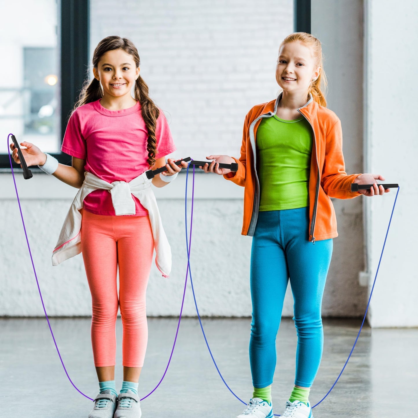 Aodaer 50 Pack PVC Skipping Rope Adjustable Jump Rope for Kids Multicolor Jump Rope Bulk with Plastic Handles Lightweight for Outdoor Fitness Exercise and Weight Loss, Training and Racing
