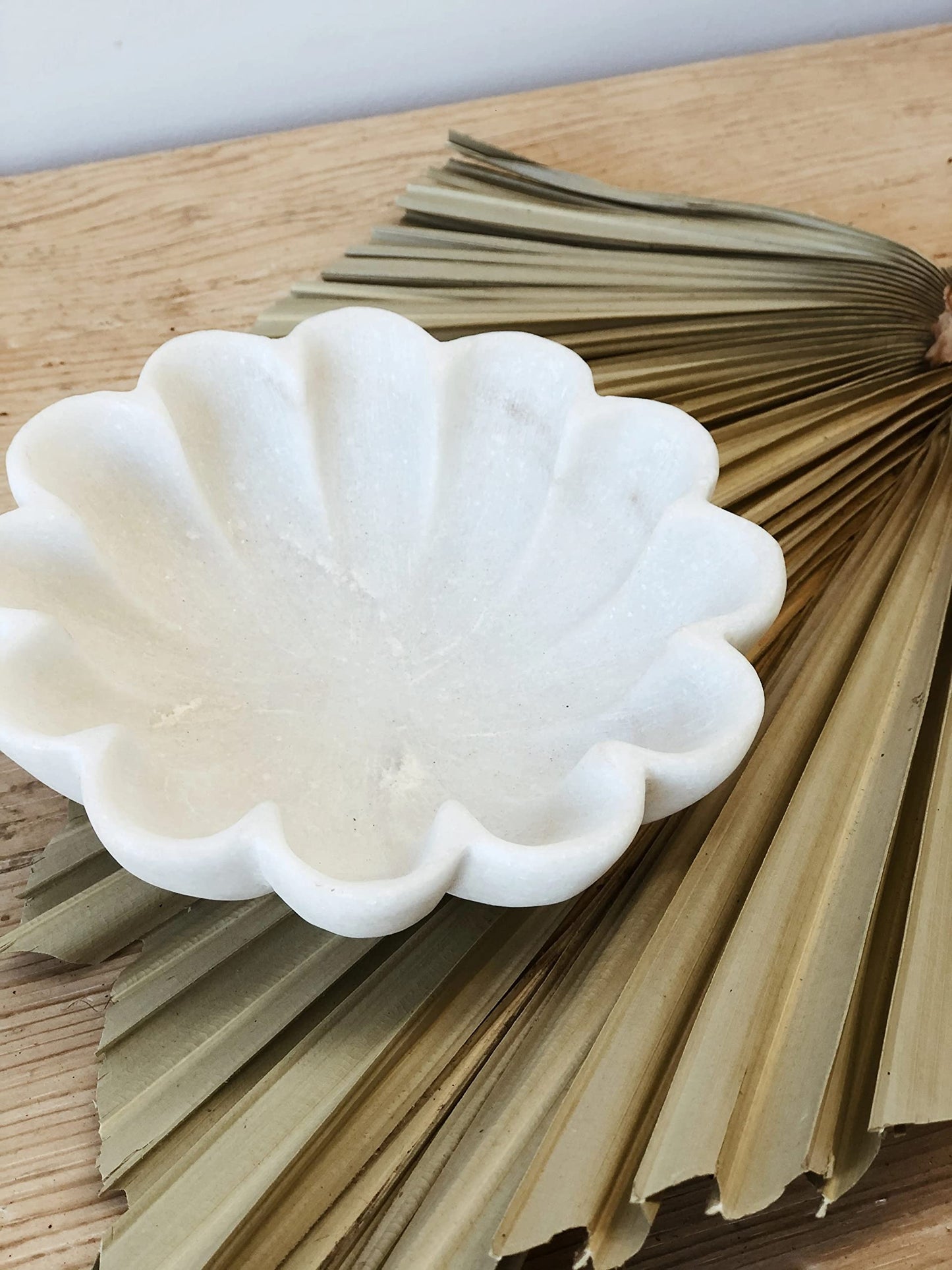 PUSHPA EXPORTS Handcrafted Marble Decorative Bowl Ripple Marble Bowl White Marble Flower Bowl Decorative Marble Scallop Bowl Ruffled Marble Bowl Ring Dish (3 inch)