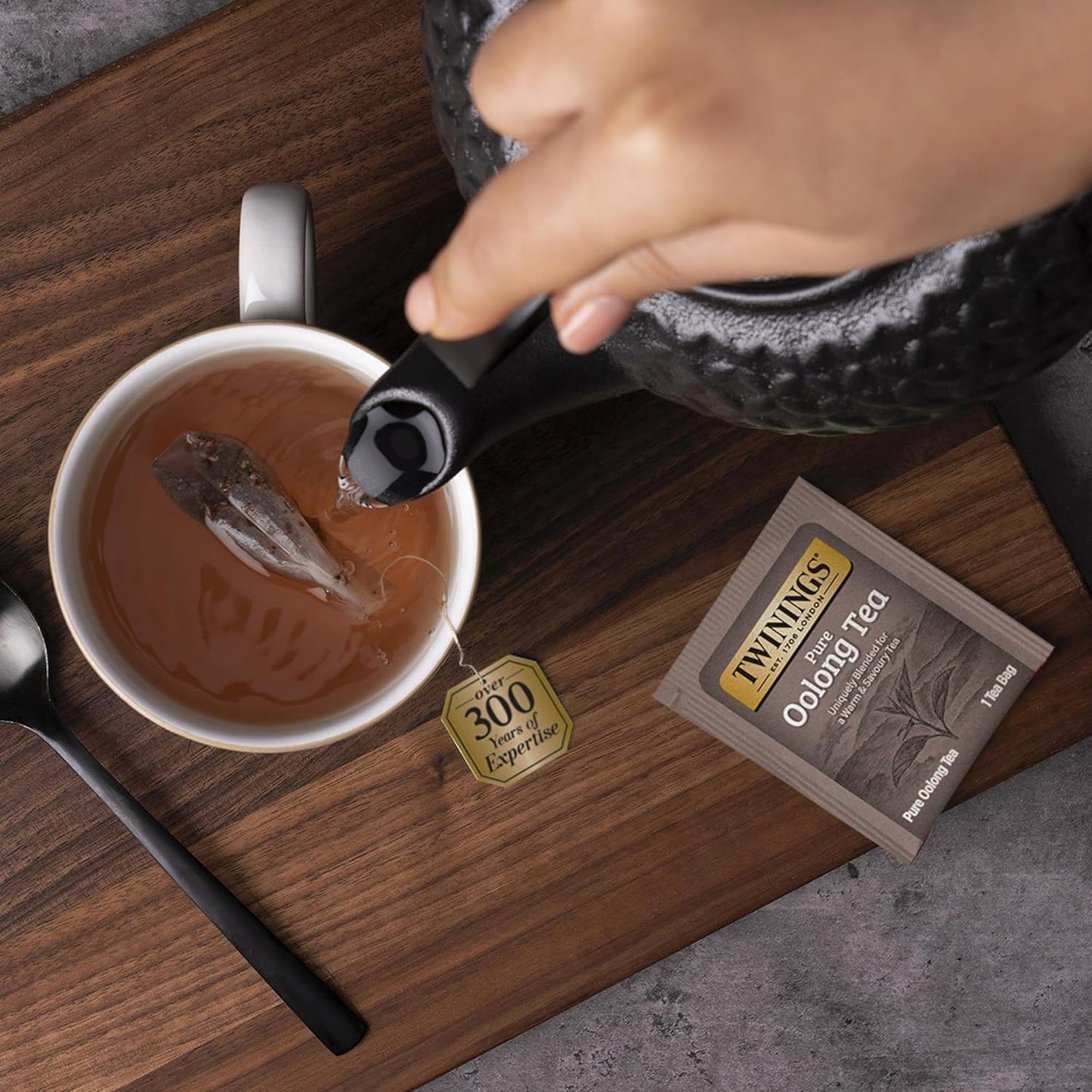 Twinings Pure Oolong Tea - Golden Caffeinated Tea Bags, 2-Pack of 20 Individually Wrapped Bags