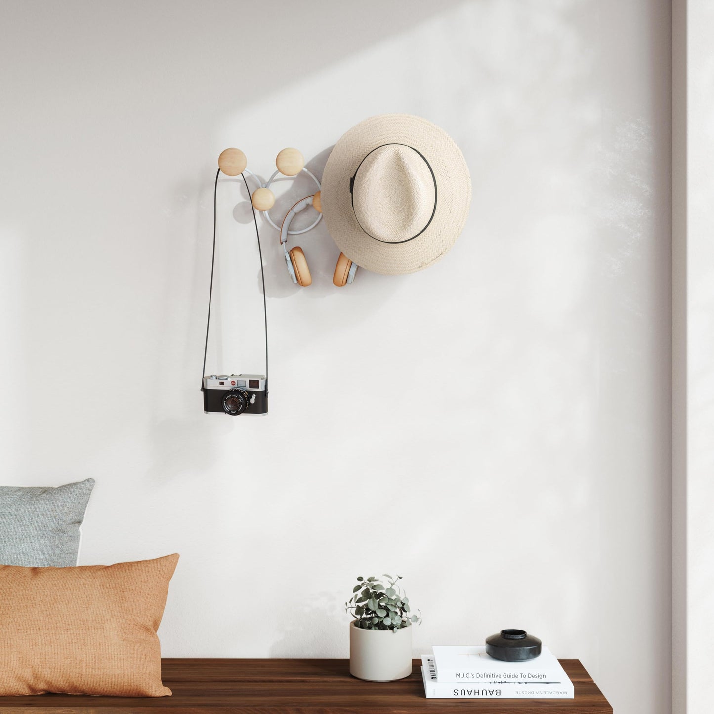 Umbra Dotsy Hanger with 7 Hooks, White/Natural