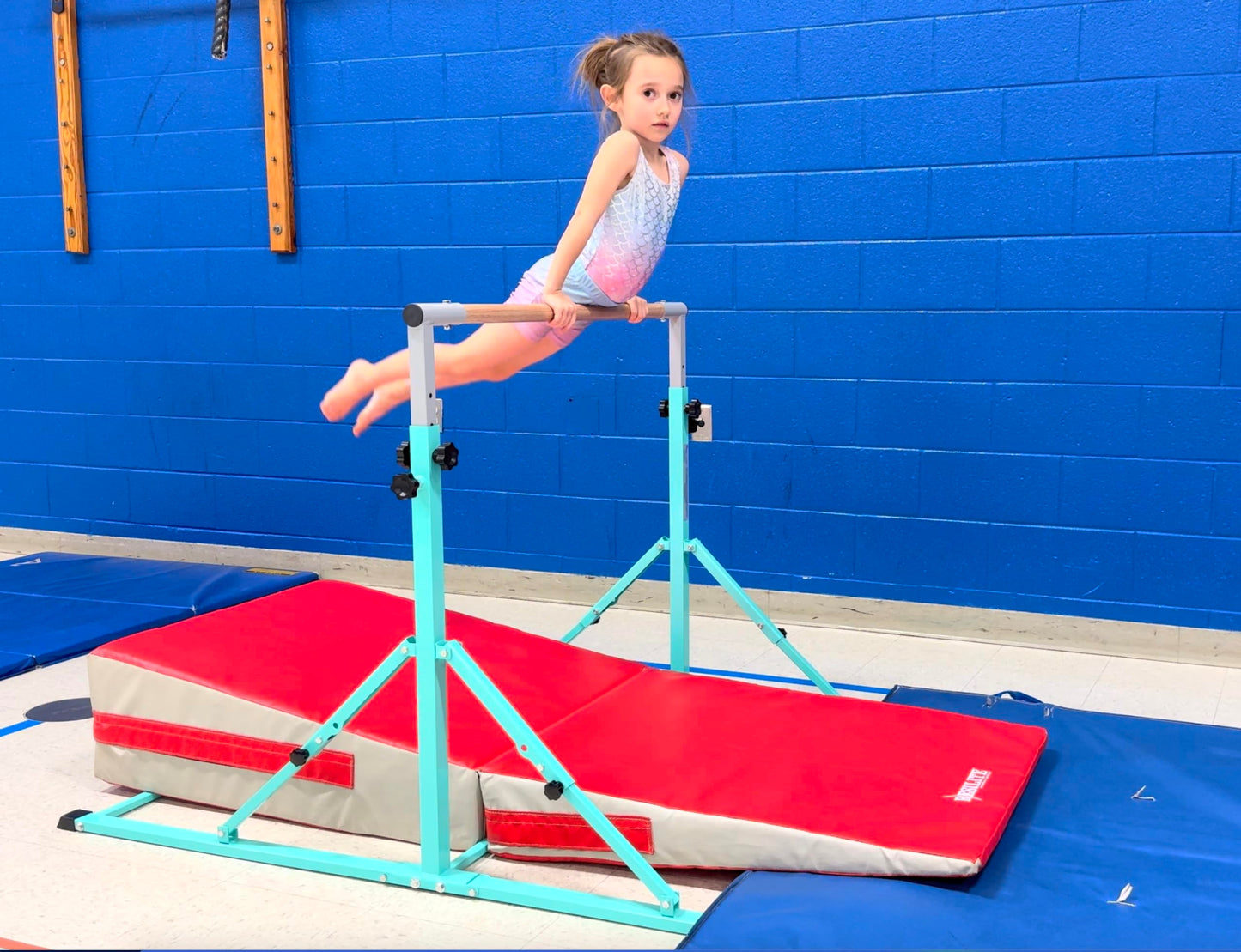 PreGymnastic Foldable Gymnastics Bar, 5.6FT Horizontal Bars for Kids 3-12, Weight Limit 350 LBS, Adjustable kip Bar, Children Home Gym Equipment (Teal)