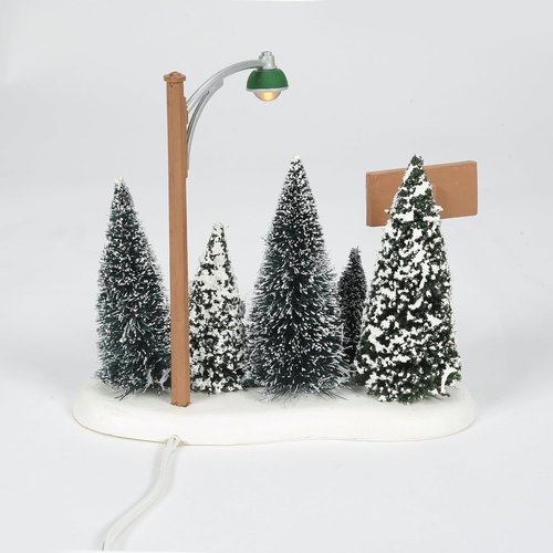 Department 56 Christmas Tree Lot Figurine - Lit Street Lamp Design, 5.16 Inch, Multicolor