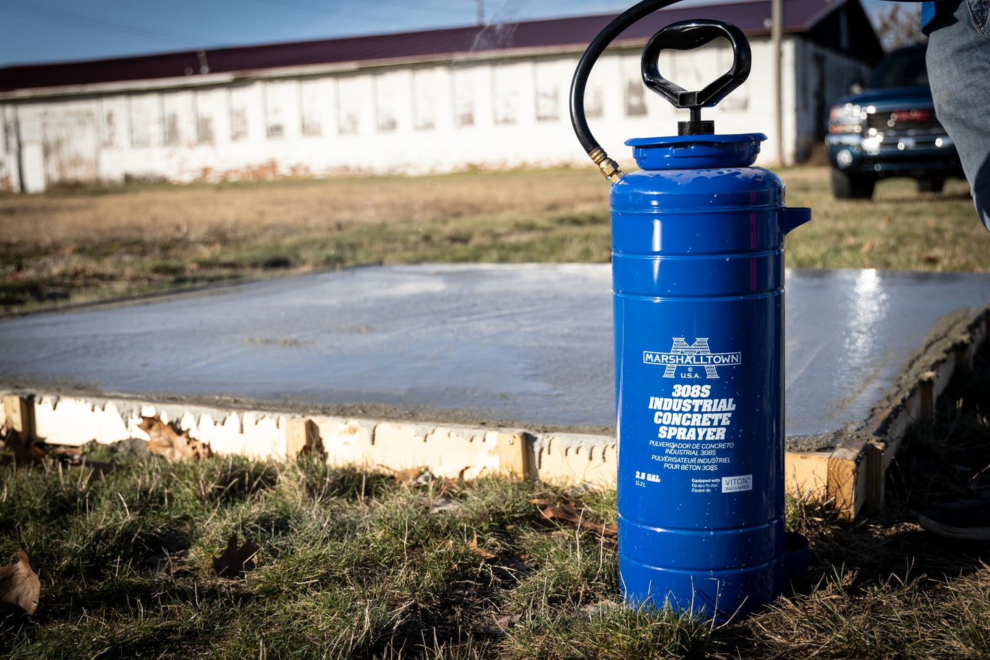 MARSHALLTOWN Industrial Concrete Sprayer, 3.5 Gallon Pump Sprayer, Brass Wand, Spray Solvents and Releases, 308S