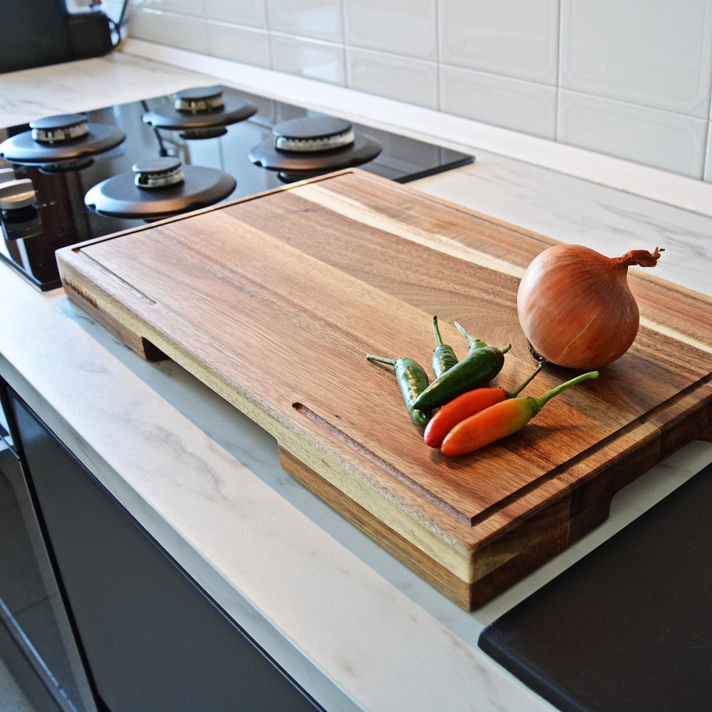 Acacia Cutting Board for Kitchen 19.7 x 12.2 Inch (ExtraThick 1.6") Non Toxic Wood Chopping Board for Meat, Cheese, Wooden Charcuterie Boards with Handle, Hardwood Butcher Block (Oil & Plate Included)