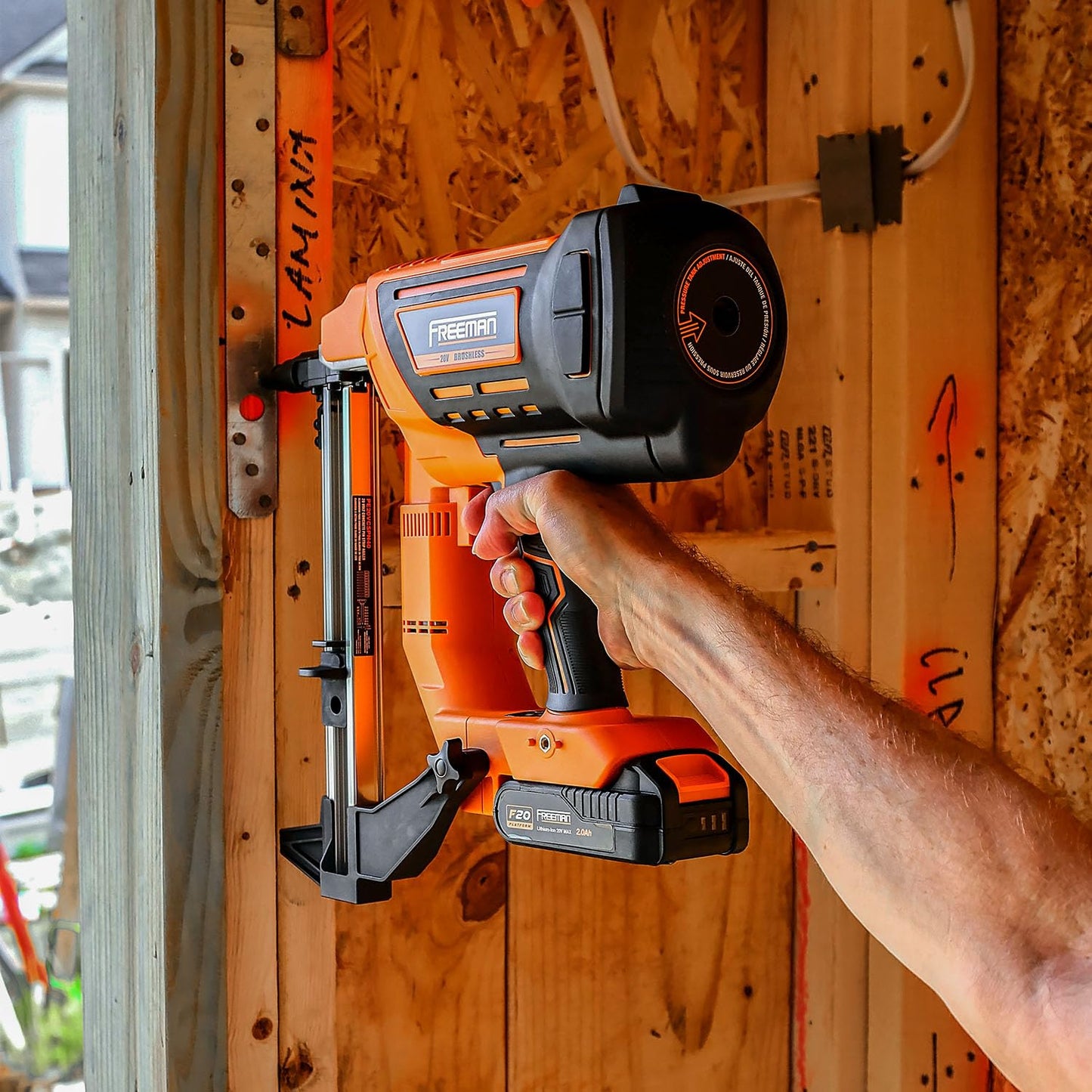 Freeman 20V Cordless Brushless 1-1/2" Concrete Strip Pin Nailer Kit | 4.0Ah Li-Ion Battery, Charger & Case | 750 Shots/Charge Concrete Nail Gun for Metal & Wood Framing | PE20VCSPN40