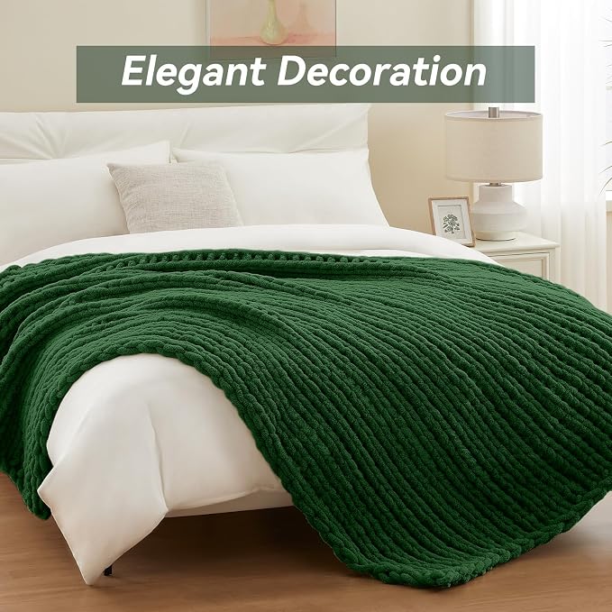 Negwoo Chunky Knit Throw Blanket, 40''*50'' Knitted Throw Chenille Yarn for Bed Couch, Handmade Grass Green Crochet Big Thick Blanket, Machine Washable Cute Comfy Blanket for Home Decor