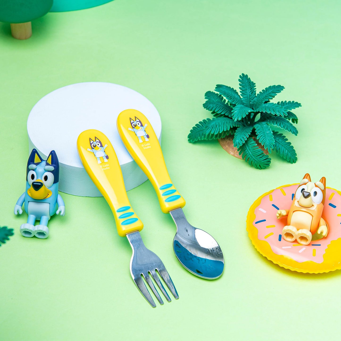 Zak Designs Bluey Kid Flatware Set with Fun Character Art on Both Utensils, Non Slip Fork and Spoon Set is Perfect for Encouraging Picky Eaters to Finish Their Plates (2 pk, BPA-Free)