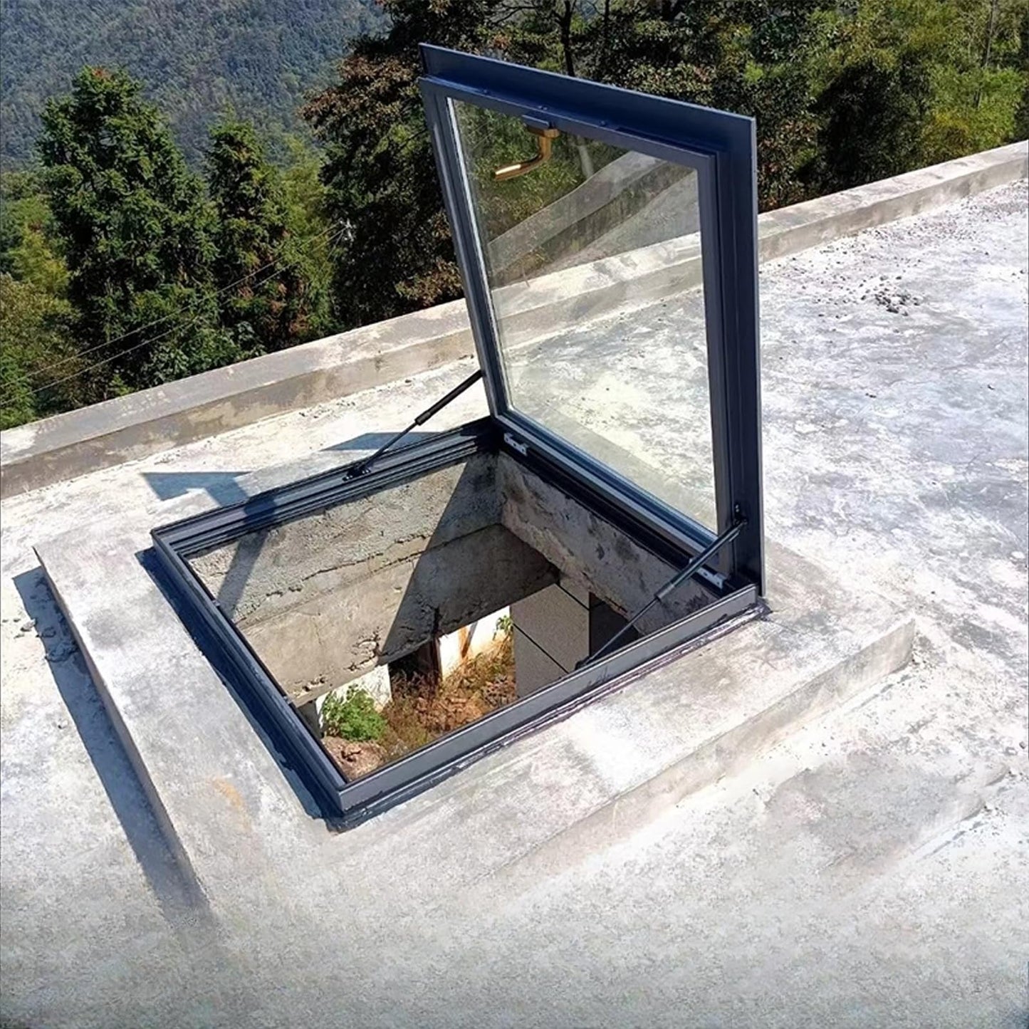 Skylight Roof Window, Tempered Glass Security Roof Hatch Cover, Flush Mount Roof Access Hatch, Attic Viewing Venting Door, Basement Lighting Well Window for Sun Room Garage (27.5 * 27.5in)
