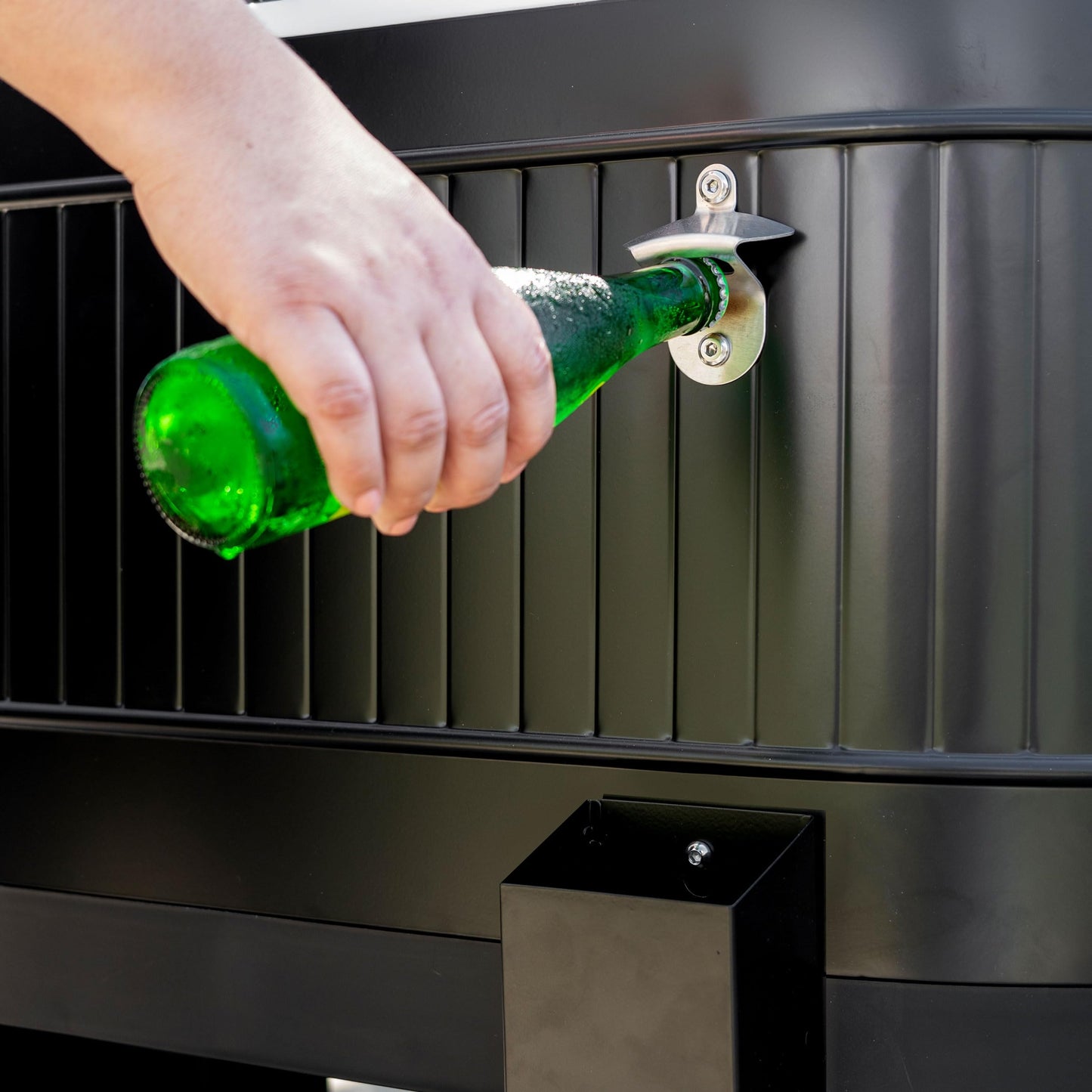 Permasteel 120-Qt Rolling Ice Chest, Portable Patio Party Bar Drink Cooler Cart with Wheels, Drink Dividers - Perfect for Outdoor or Indoor Entertaining, and Parties, Black