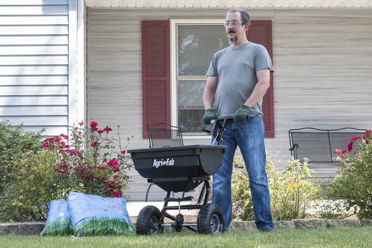 Agri-Fab Inc 45-0532 Pro Push Spreader Spreaer, 85-lb. Capacity, Black