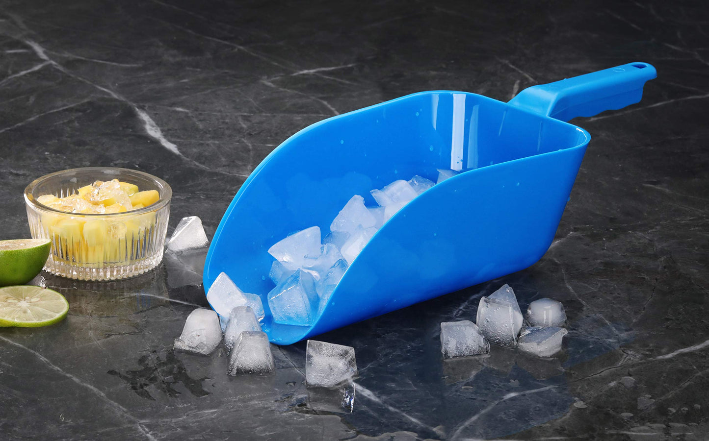 New Star Foodservice Commercial Grade Polycarbonate Plastic Utility Ice Scoop, Blue, 64 oz