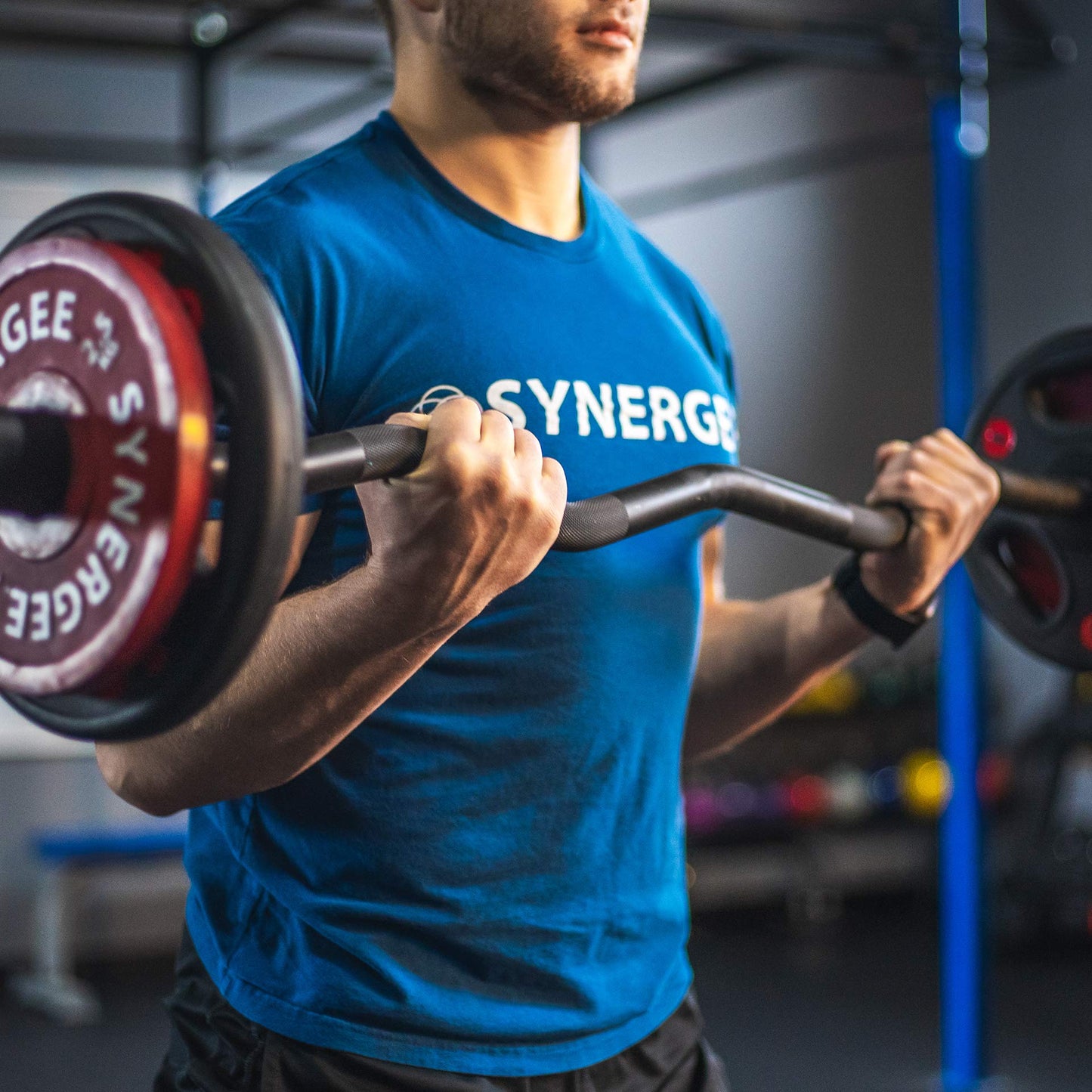 Synergee Commercial EZ Curl Olympic Bar Black Phosphate with Powder Coated Brass Bushings Excellent for Bicep Curls and Triceps Extensions