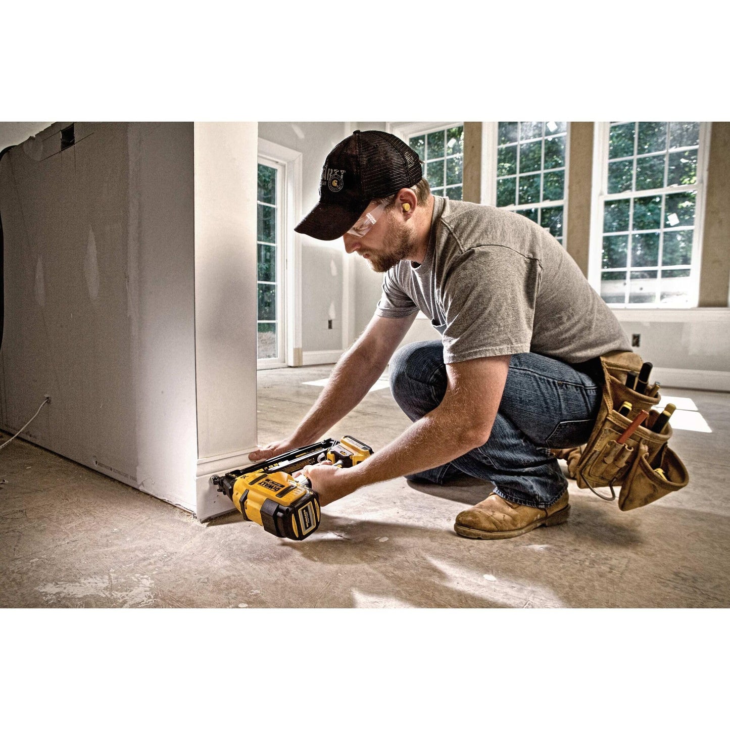 DEWALT 20V MAX* Finish Nailer, Angled, 16GA, Tool Only (DCN660B)