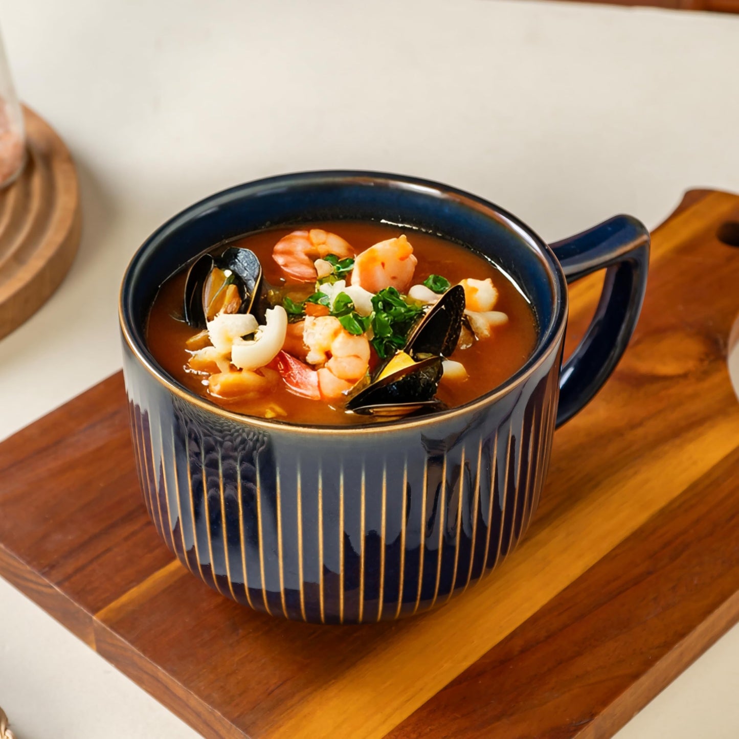 Pyrilo 38oz Blue Ceramic Soup Mug, Large Soup Bowl with Handle & Lid, Microwave & Dishwasher Safe Extra Large Soup Bowl with Lid for Cereal Oatmeal Ramen Instant Noodle Salad (1 Pack)