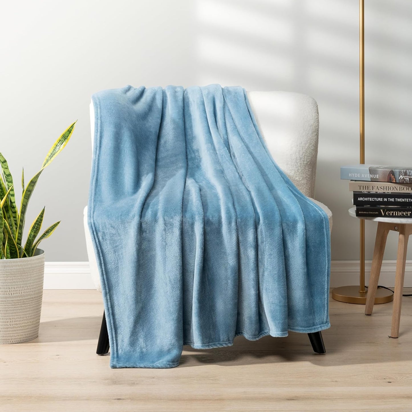 PAVILIA Dusty Blue Fleece Throw Blanket - Super Soft Flannel for Couch & Sofa | Cozy 50x60 Velvet Gift Blanket