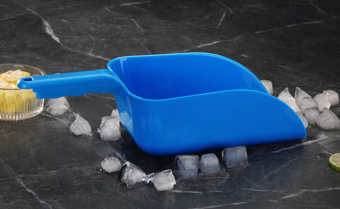 New Star Foodservice Commercial Grade Polycarbonate Plastic Utility Ice Scoop, Blue, 64 oz
