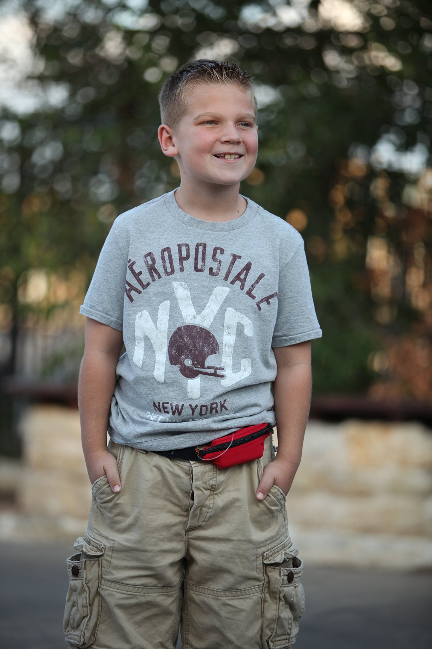 SPIbelt Kids Pocket Belt, Expandable Pocket, Adjustable Waist for Best Fit, No Bounce, No Logo Band, Black with Blue Zipper