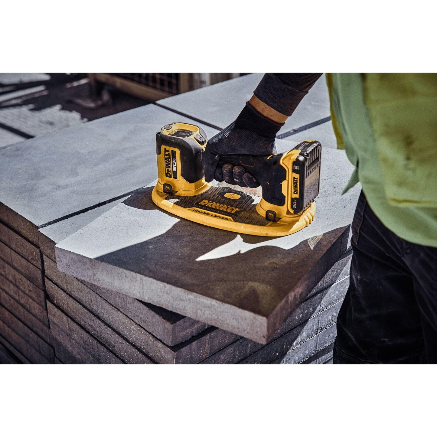 DEWALT 20V MAX Cordless GRABO Suction Lifter, Bare Tool Only, Lift-load Capacity of Up to 265 lbs. (DCE592B)