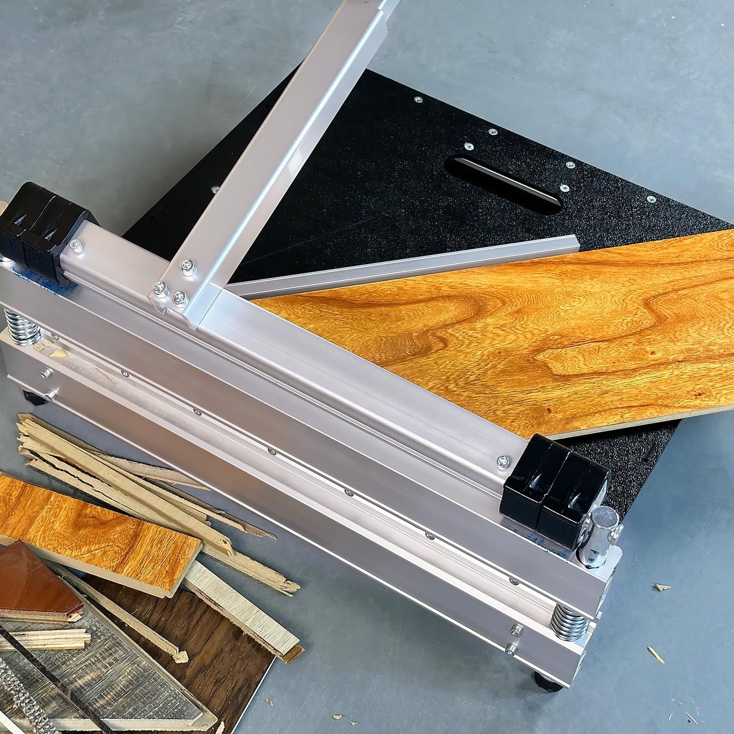 20" Pro Max laminate & Rigid core Vinyl Floor Cutter, Cuts up to 20" Wide and 11/16" (17mm) Thick; How About The Demo? Full cuts Engineered Hardwood; LVP/T, SPC, RVP, VCT, WPC, PVC; Super Powerful!
