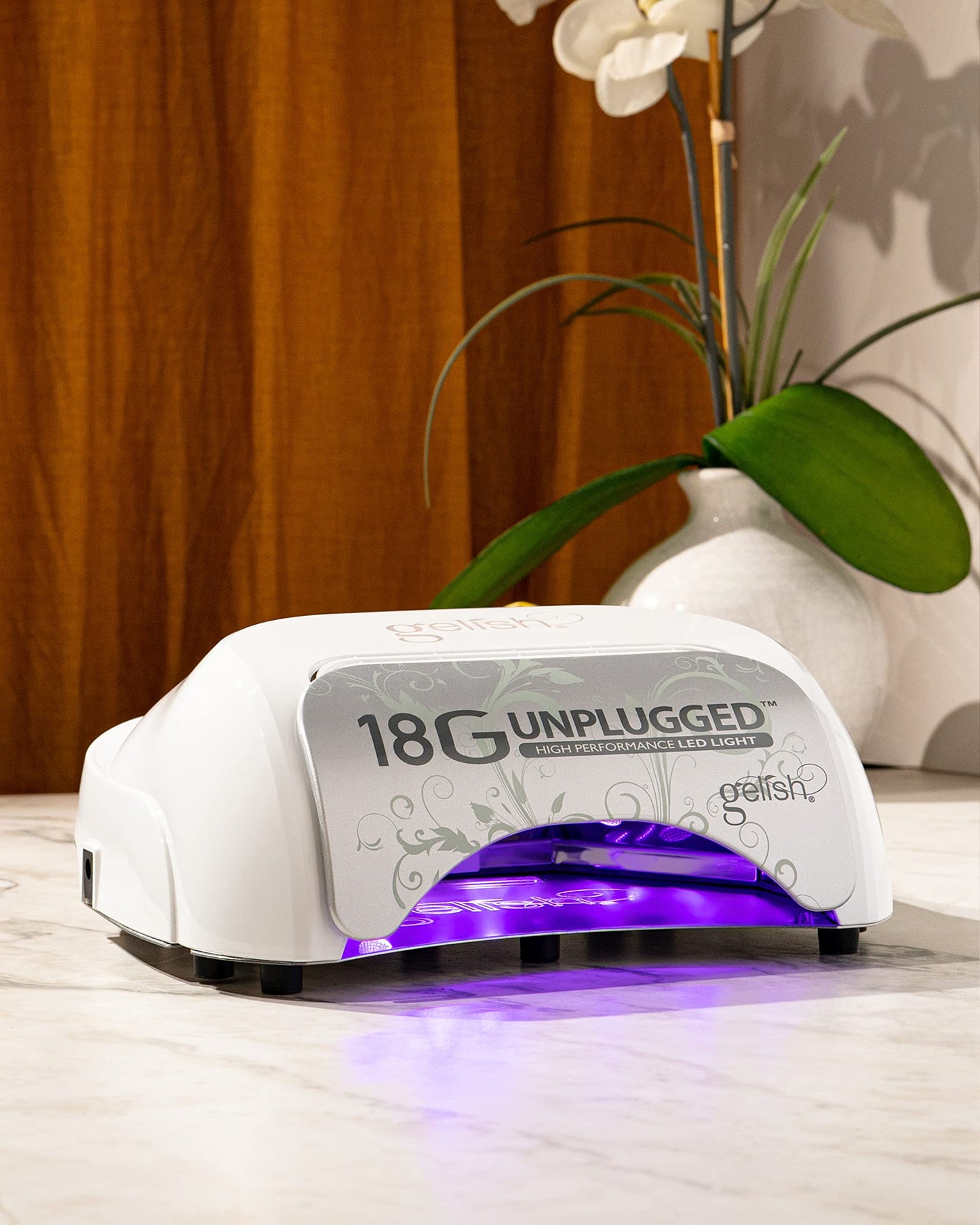 Gelish 18G Unplugged LED Light - Portable, Rechargeable, 36W, White & Silver, Intelligent Power Assist, Motion Sensors, Timer, Magnetic Tray, Ergonomic Design Gel Lamp, Nail Lamp, Gel Nail Light