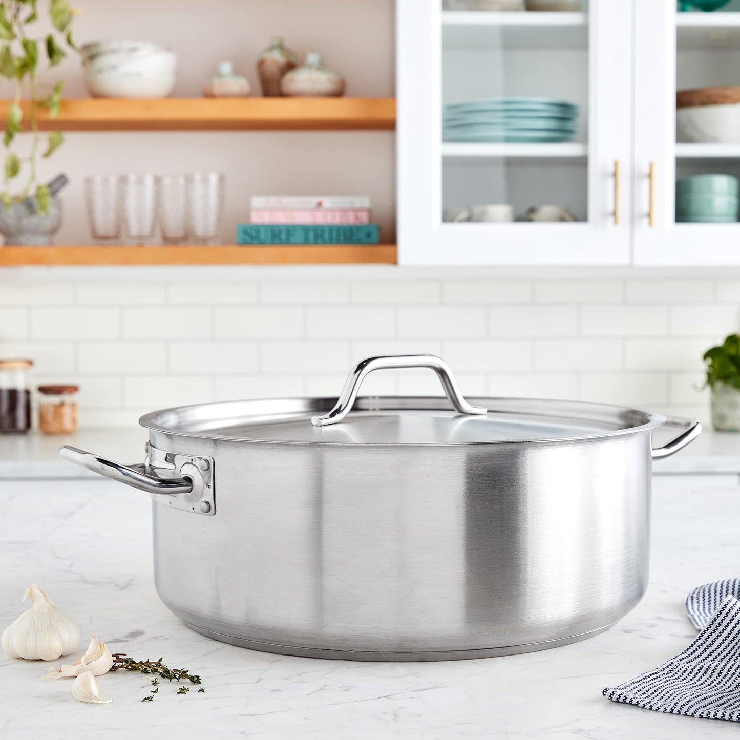 Winco Commercial-Grade Stainless Steel Brazier with Lid, 20 Quart