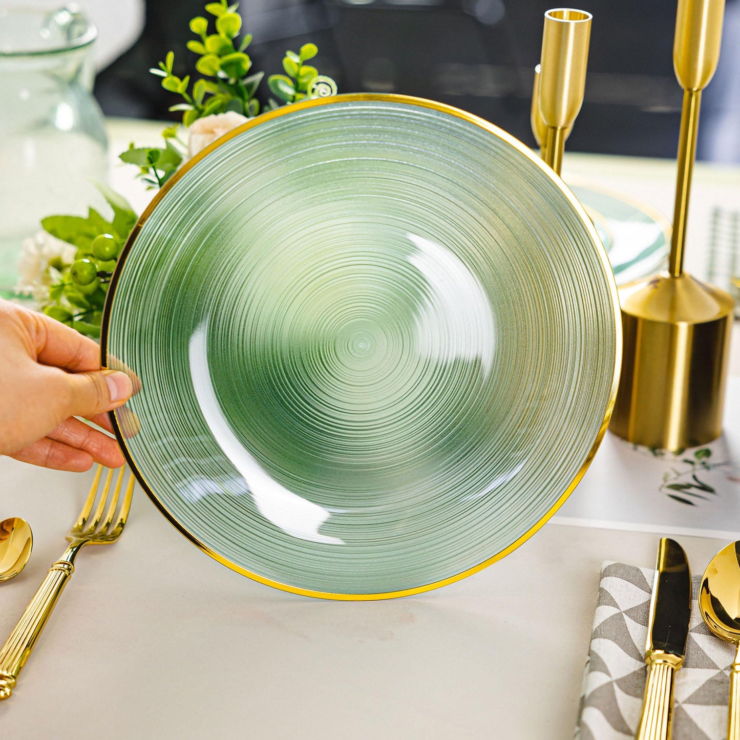 LCCFHTI 100PCS Transparent Green Gold Plastic Plates, 10 Inch Heavy Duty Disposable Dinner Plate with Gold Rim, Round Party Plates for Wedding, Party, Camping, Picnic, Birthday