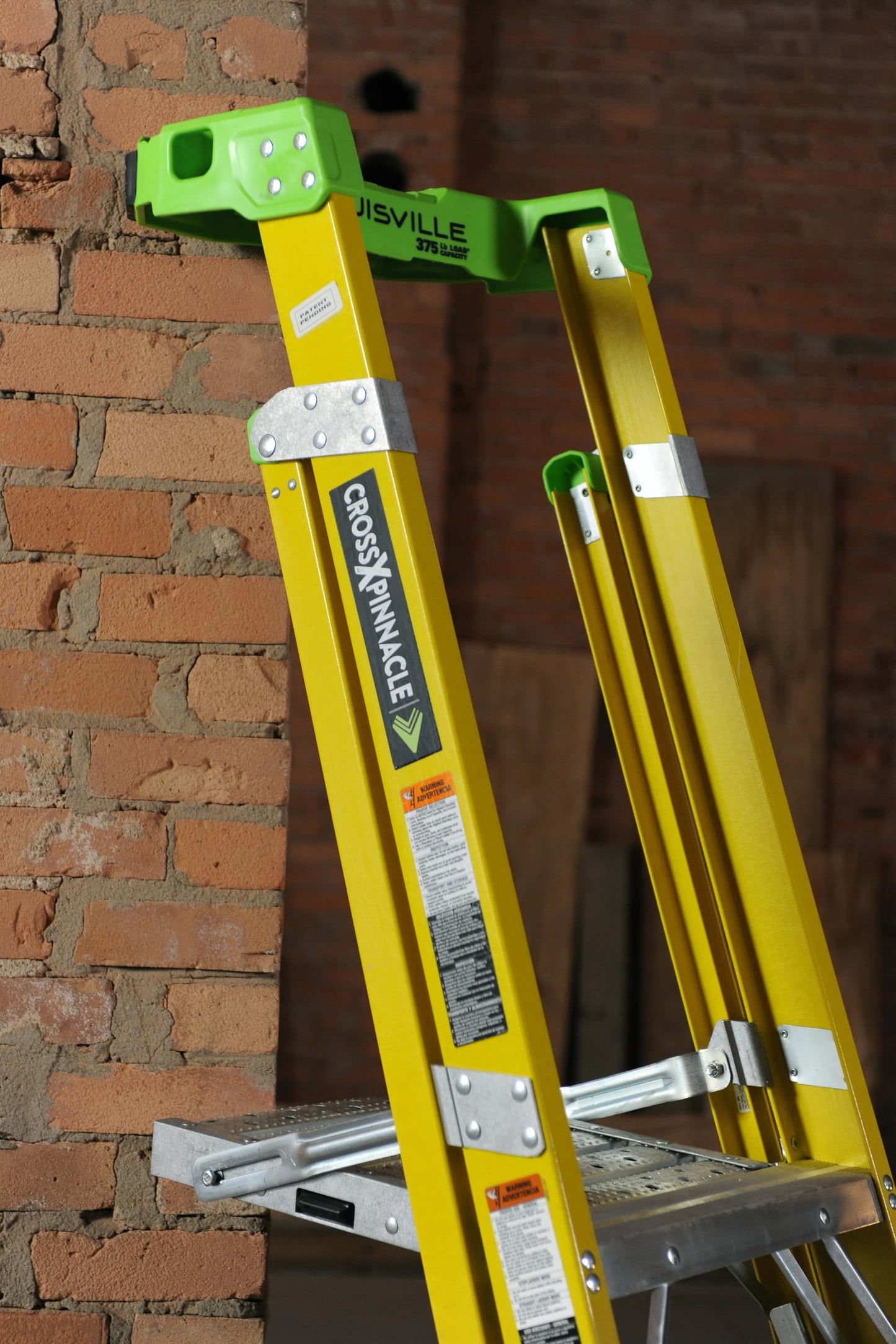 Louisville Ladder 4-Foot Fiberglass Platform to Leaning Ladder, 375-Pound Load Capacity, Type IAA, FCP1404HD