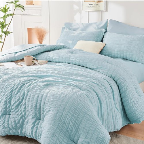 HYMOKEGE Comforter Set - Luxury 7-Piece Bedding in Lake Blue | All-Season Seersucker Design