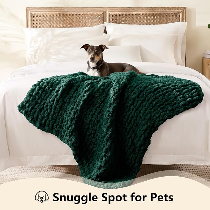 L'AGRATY Chunky Knit Blanket Throw - Soft Chunky Throw Blankets 30x40: 100% Hand Kintted Chenile Crochet Throw Blanket for Couch - Large Cable Knit Blankets for Home Decor(Olive Green)