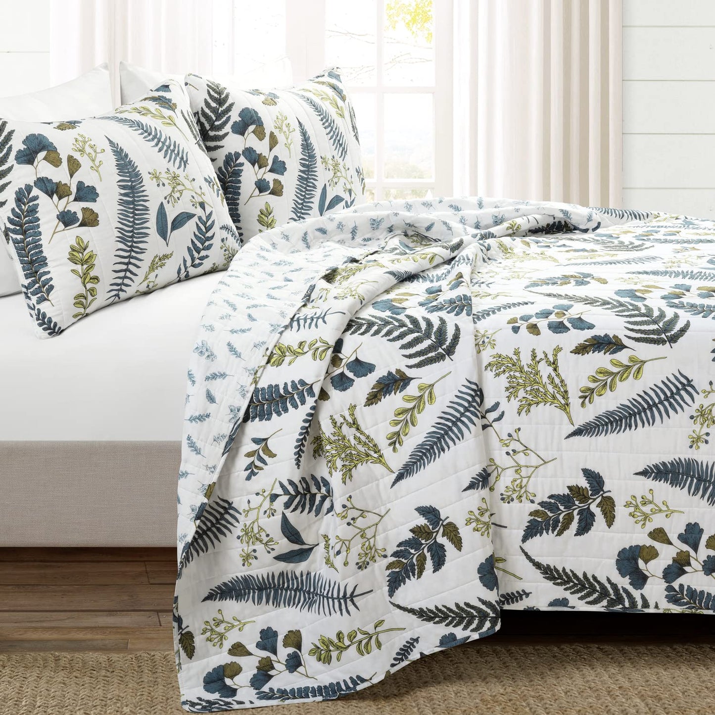 Lush Decor Devonia Allover Reversible Oversized 3 Piece Cotton Quilt Set, King, White & Green