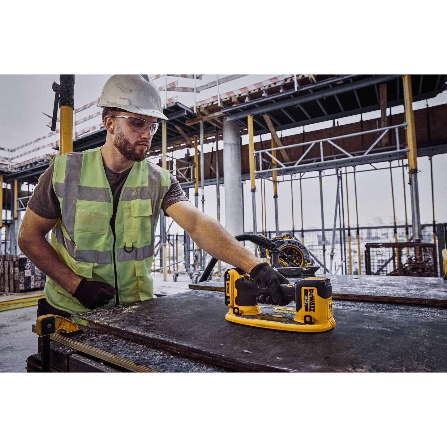 DEWALT 20V MAX Cordless GRABO Suction Lifter, Bare Tool Only, Lift-load Capacity of Up to 265 lbs. (DCE592B)