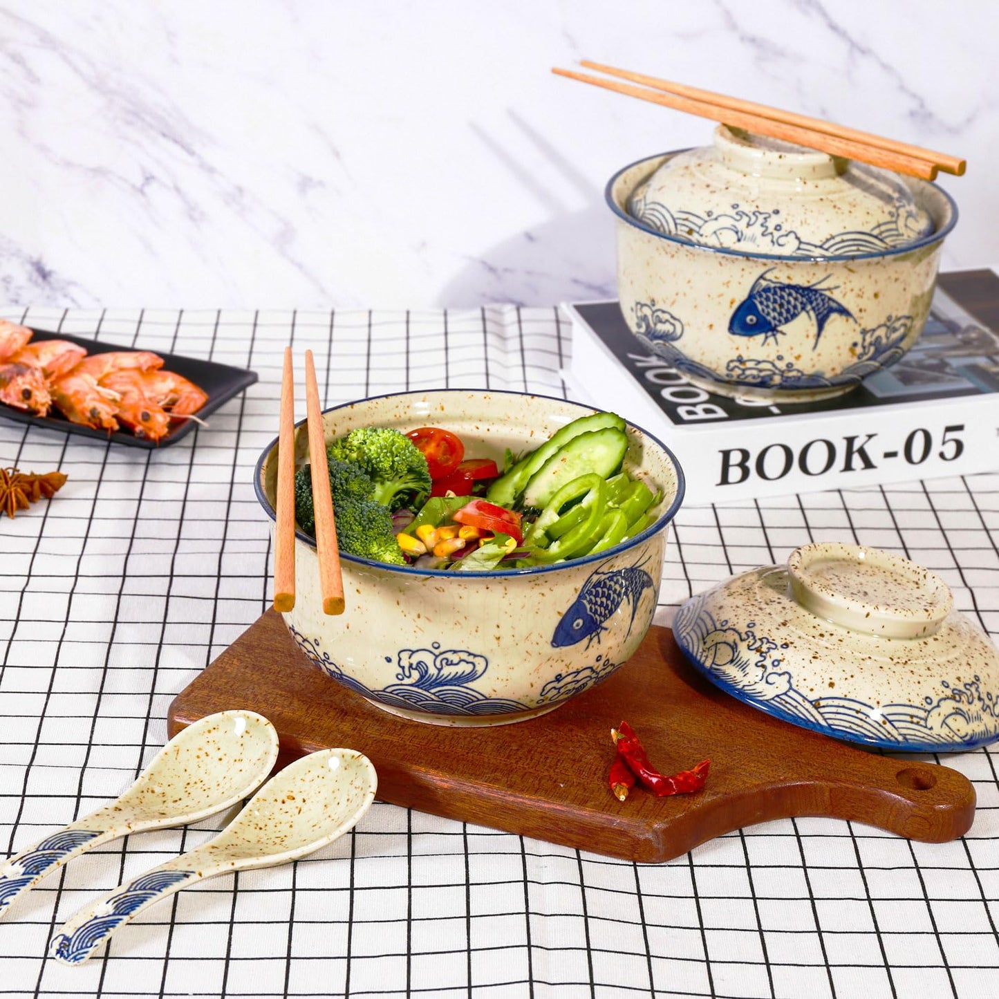 Ceraozmus Ceramic Ramen Bowl Set, 800ml, with Lid, Spoon and Chopsticks, Japanese Vintage Large Soup Bowls Instant Noodle Bowl Asian Tableware (Fish*1)