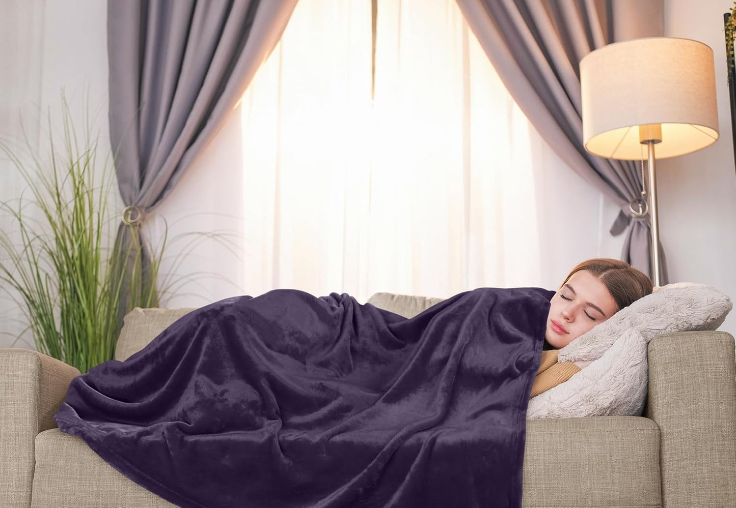 Utopia Bedding Fleece Blanket - Luxury Soft Microfiber Throw in Purple | Anti-Static, 50x60 Inch